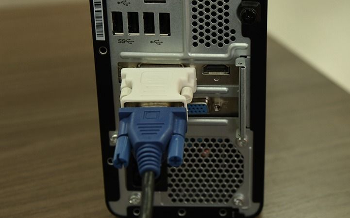 Adaptador DVI-I Macho a VGA Hembra Xtech XTC 362 — imagen 2