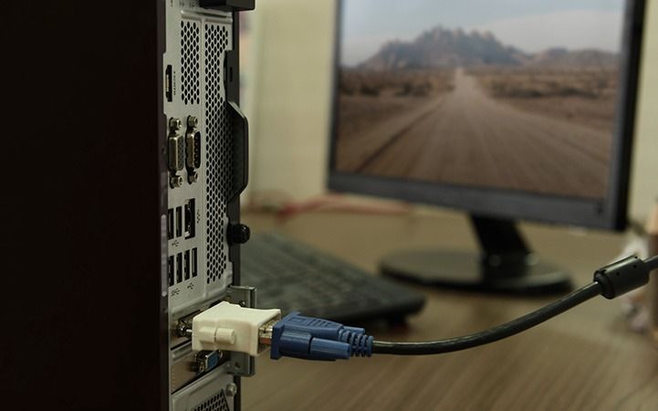Adaptador DVI-I Macho a VGA Hembra Xtech XTC 362 — imagen 3